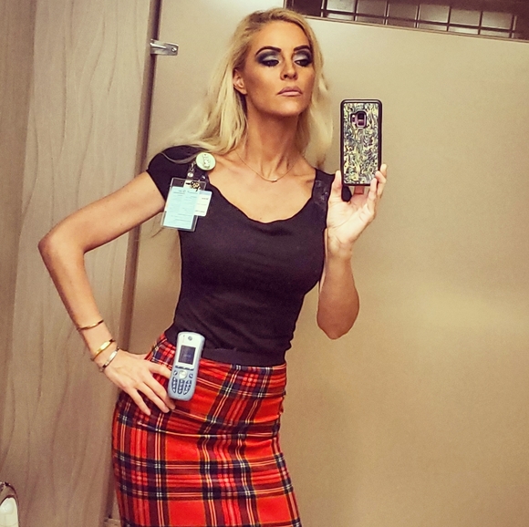 Meet your Posher, Stephanie Stina Stanard - Picture 4 of 8